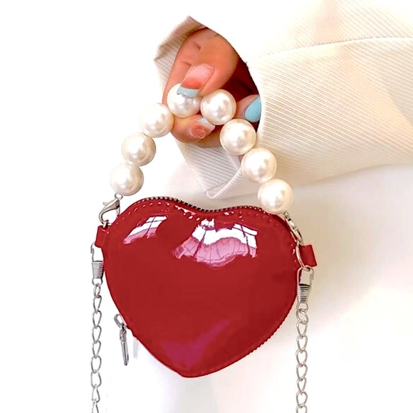 RED MINI RED HEART PEARL HANDLE PVC NOVELTY COIN PURSE BAG CROSSBODY CHA… - Picture 1 of 4